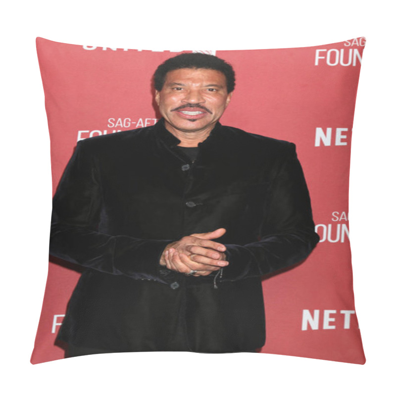 Personality  Singer Lionel Richie Pillow Covers