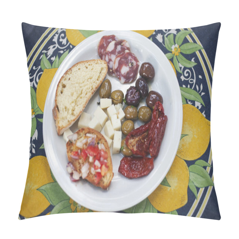 Personality  Meal Served On A Plate Pillow Covers