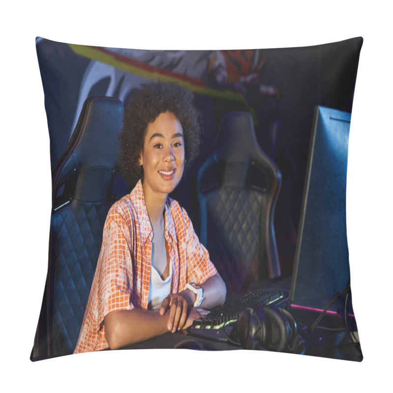 Personality  Smiling African American Woman With Smartwatch On Hand Looking At Camera Near Compute, Cybersport Pillow Covers