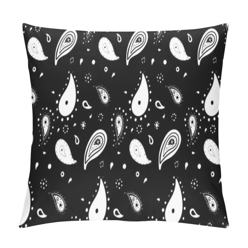 Personality  Stylish Black And White Paisley Pattern.  Perfect For Textile Designs, Backgrounds, Or Wrapping Paper.  The Bold Graphic Style Adds A Modern Touch To A Classic Print. Pillow Covers