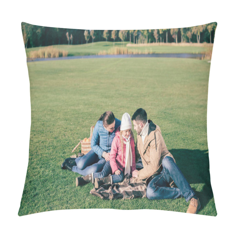 Personality  Beautiful Family Sitting On Green Meadow Pillow Covers