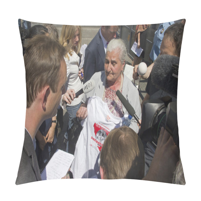 Personality  Bosnian Women At The Hague Tribunal Pillow Covers