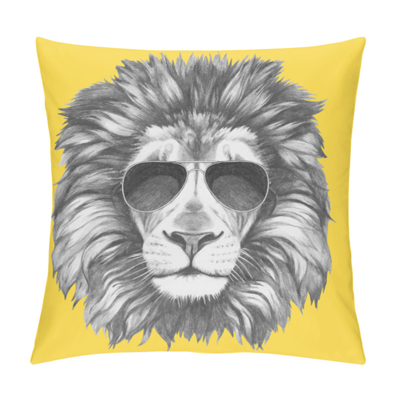 Personality  Portrait Of Lion With Sunglasses Pillow Covers