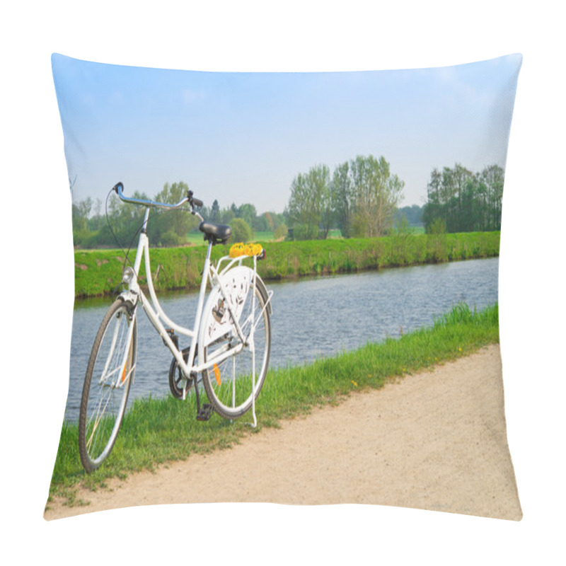 Personality  Bikes And Lei Flower Wreath Pillow Covers