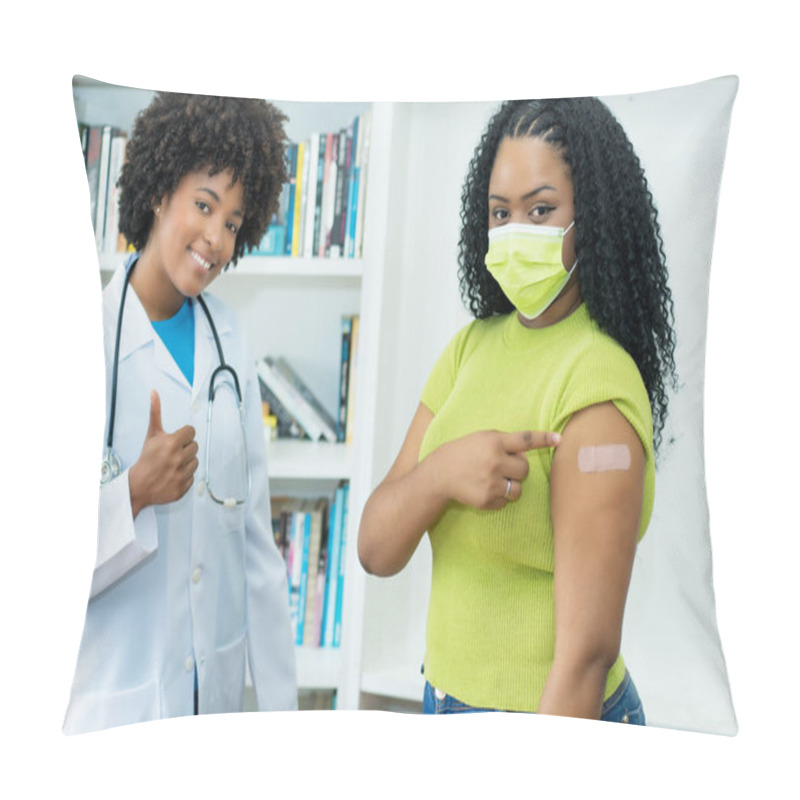 Personality  Nurse With Young African American Woman With Plaster After Vaccination Against Covid-19 As Symbol For Injection Against Coronavirus Pillow Covers