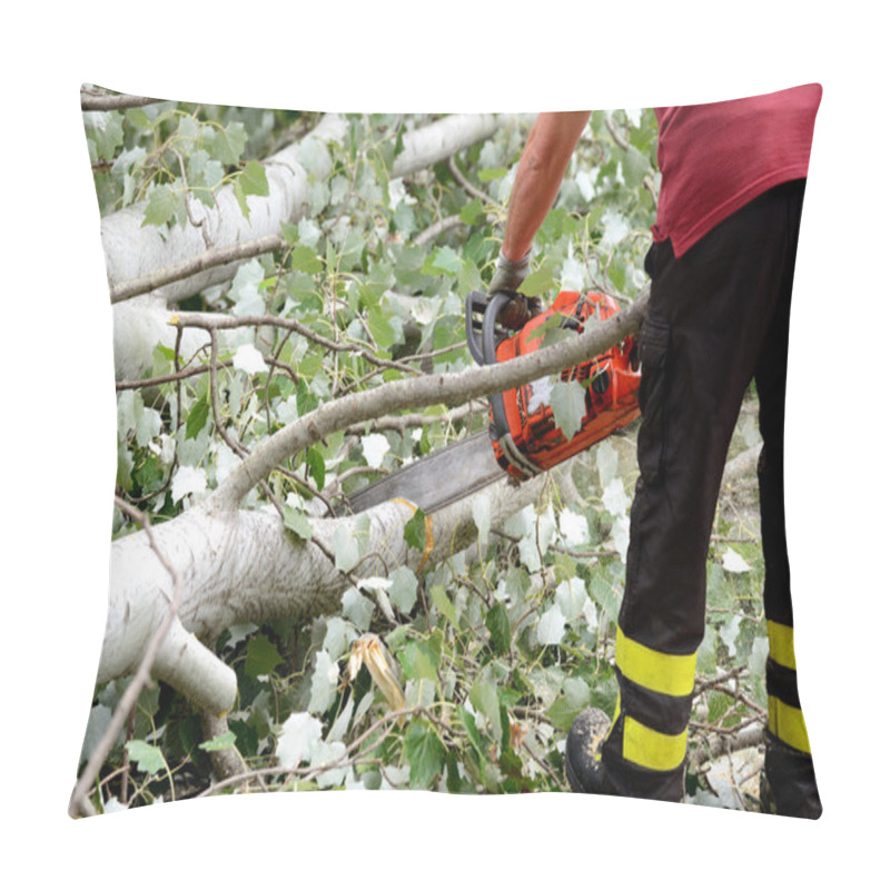 Personality  Tree Broken Pillow Covers