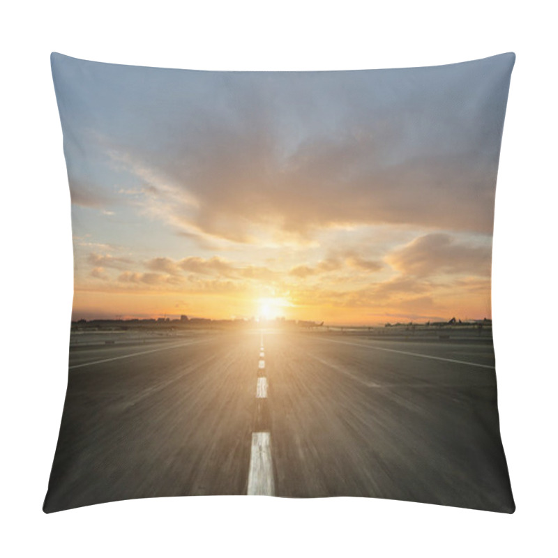 Personality  Empty Motorway With Sunset Pillow Covers