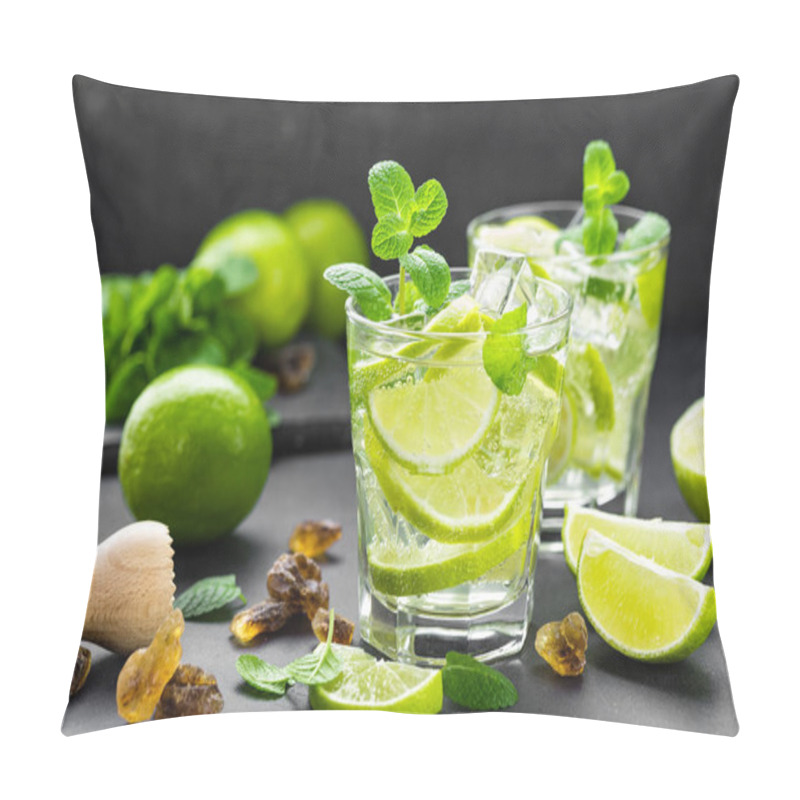 Personality  Summer Mint Lime Refreshing Cocktail Mojito With Rum And Ice In Glass Pillow Covers