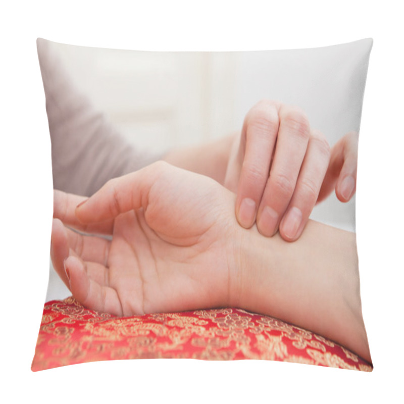 Personality  Pulse Diagnostic Closeup Pillow Covers