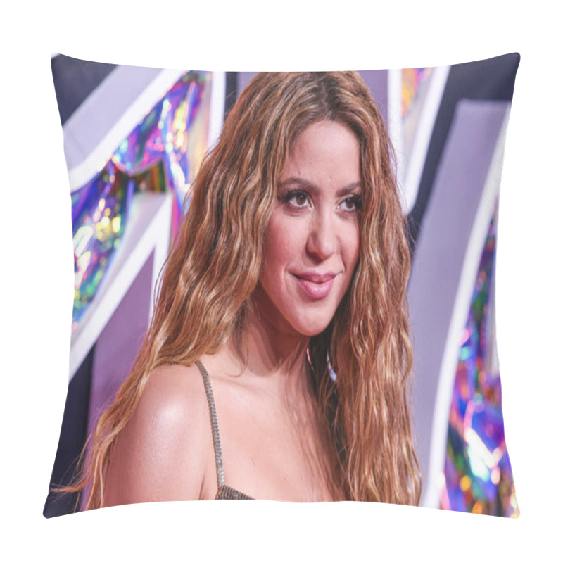 Personality  Shakira Wearing Versace With Piferi Heels Arrives At The 2023 MTV Video Music Awards Held At The Prudential Center On September 12, 2023 In Newark, New Jersey, United States.  Pillow Covers