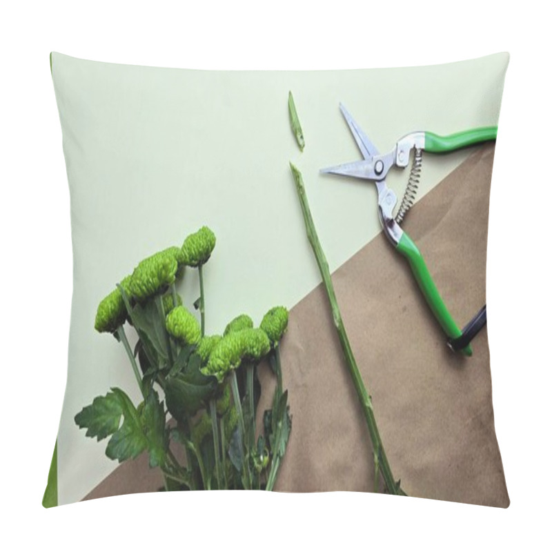 Personality  Green Flowers And Pruning Shear On A Minimalist Background. A Trimmed Stem Lies On Brown Paper, Creating A Fresh, Natural, And Eco-friendly Composition. Pillow Covers