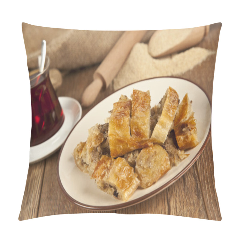 Personality  Turkish Style Meat Stuffed Filo Dough Borek Served Kol Boregi Pillow Covers