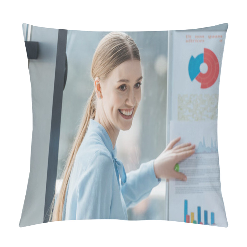 Personality  Smiling Businesswoman Standing Near Flipchart With Infographics During Business Meeting Pillow Covers