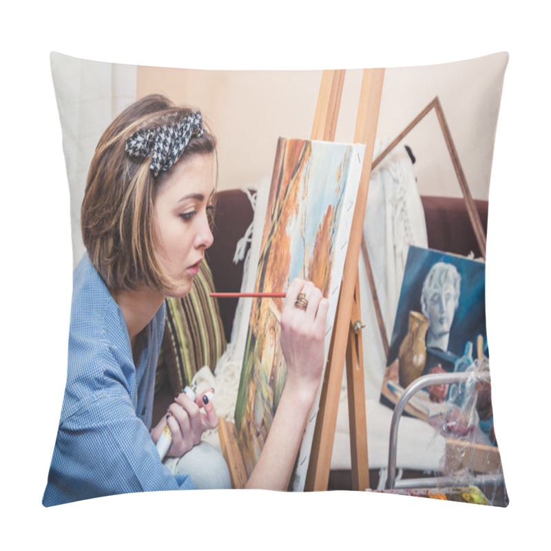 Personality  Girl Paints A Picture Pillow Covers