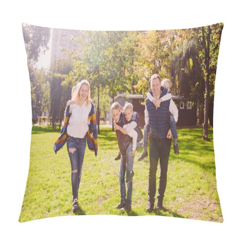 Personality  Theme Family Active Leisure Outside In Nature. Large Caucasian Family With Four Children. Mom And Dad Actively Relaxing. Enjoy Life In Park Near House On Grass. Children On Back Shoulders Roll On Top Pillow Covers