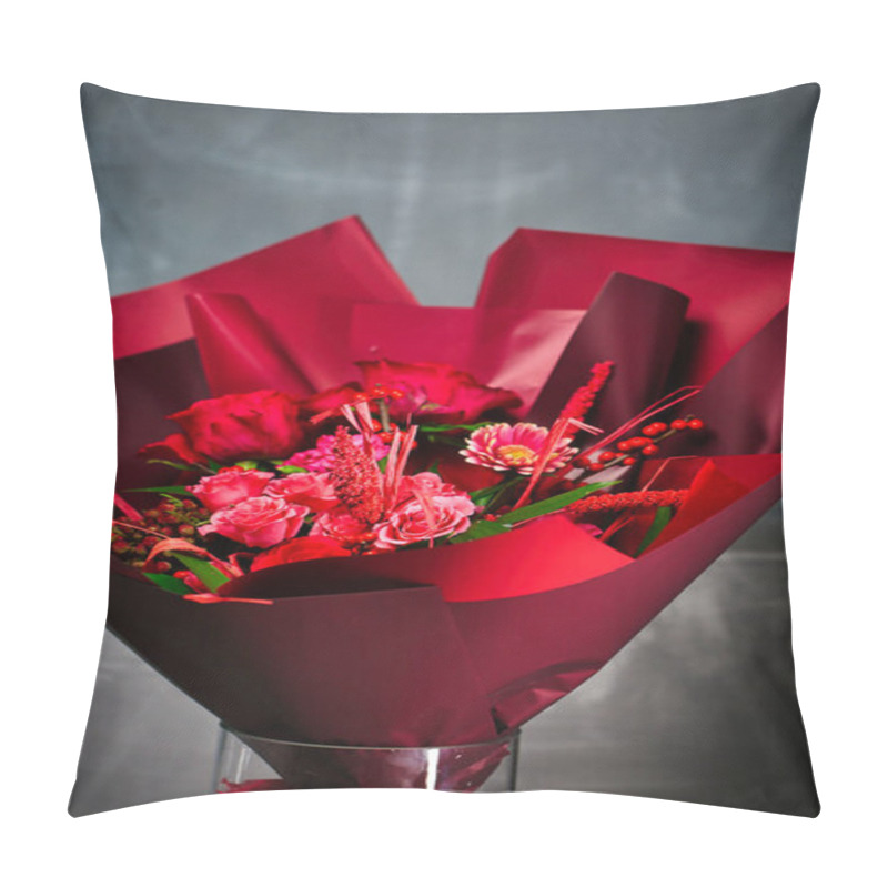 Personality  A Stunning Bouquet Of Vibrant Red Flowers Arranged In A Glass Vase, Providing A Striking Display. Pillow Covers