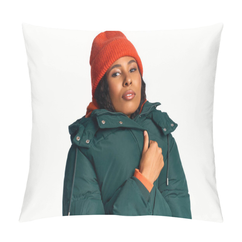 Personality  A Stylish Woman Confidently Models A Green Winter Coat And Vibrant Beanie For The Season. Pillow Covers