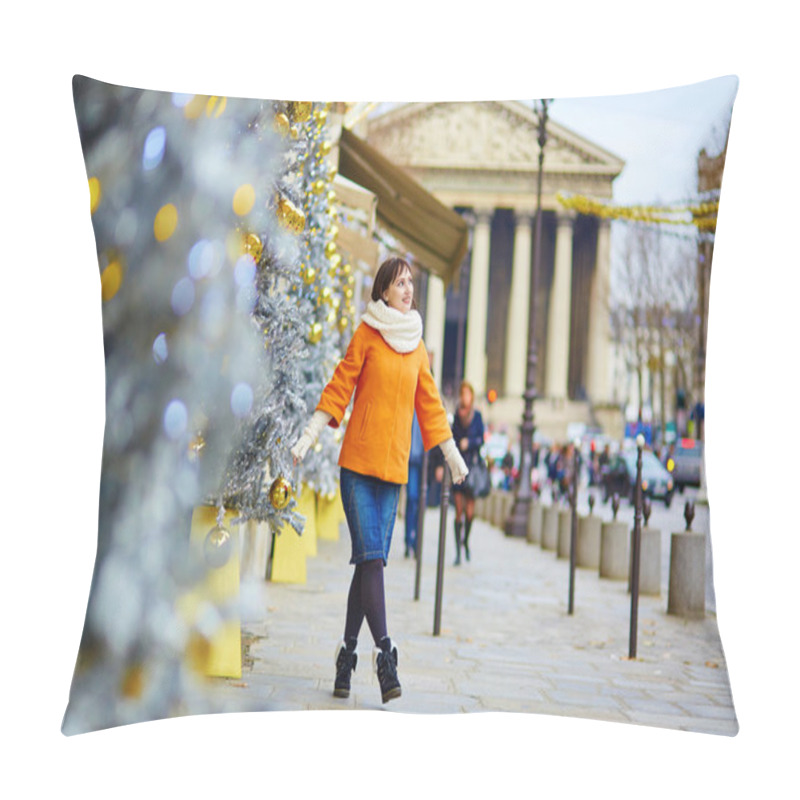 Personality  Happy Young Tourist In Paris On A Winter Day Pillow Covers