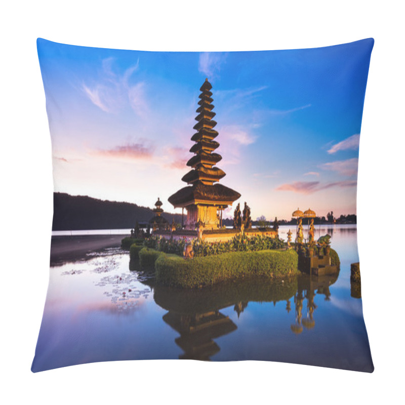 Personality  Pura Ulun Danu Bratan Pillow Covers