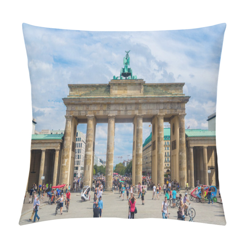 Personality  Brandenburg Gate In Berlin Pillow Covers