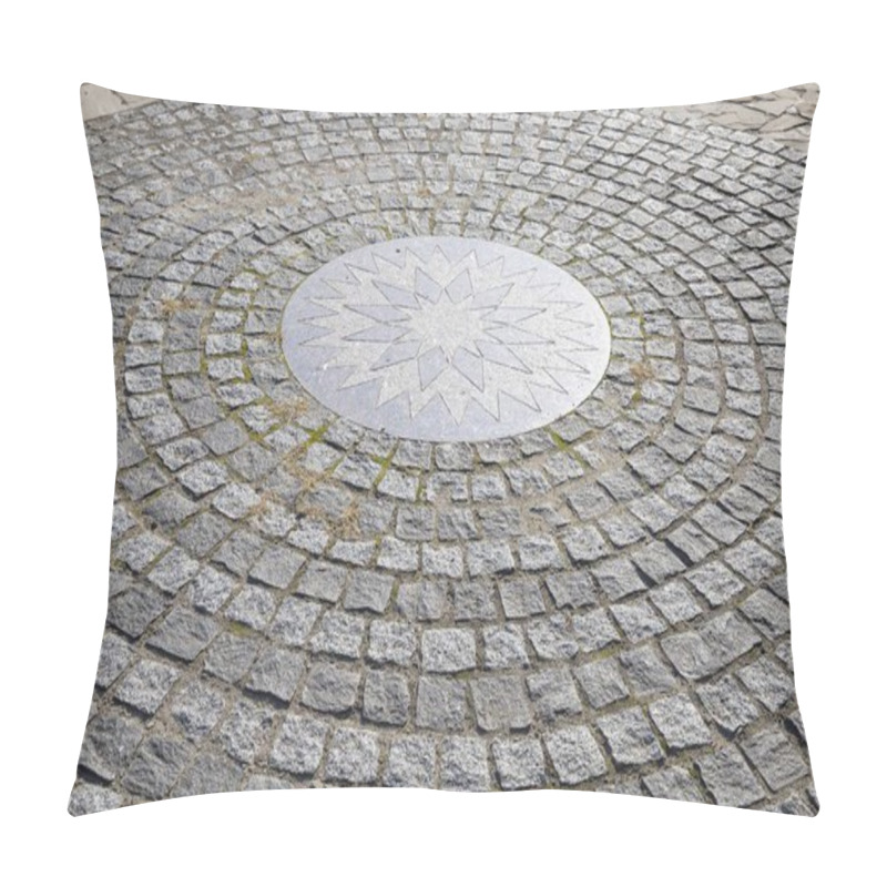 Personality  Decorative Stone Pavement With Radial Pattern And Central Star Design Pillow Covers