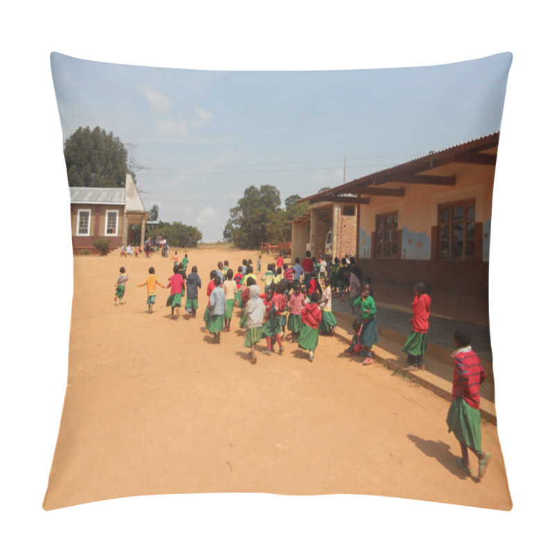 Personality  Smile For Africa 288 - Moments Of Everyday Life Of African Child Pillow Covers