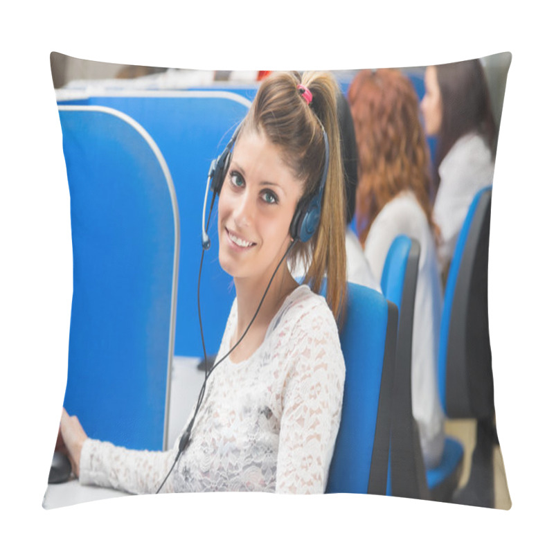 Personality  Girl Smiling In Call Center Pillow Covers