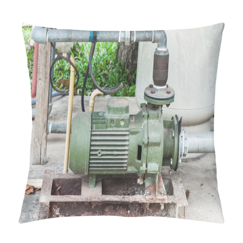 Personality  Old Water Pump Pillow Covers