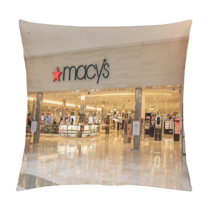 Personality  Houston, Texas, USA - March 3, 2022: A Macy's Store At A Shopping Mall Is Shown In Houston, Texas, USA. Macy's Is An American Chain Of Department Stores. Pillow Covers