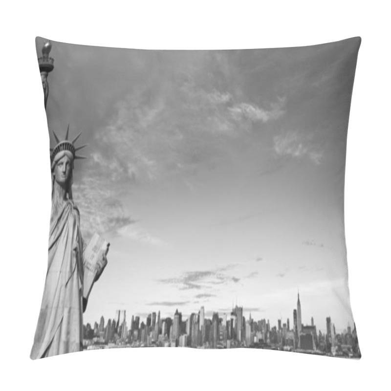 Personality  New York City Black And White Hi Contrast Pillow Covers