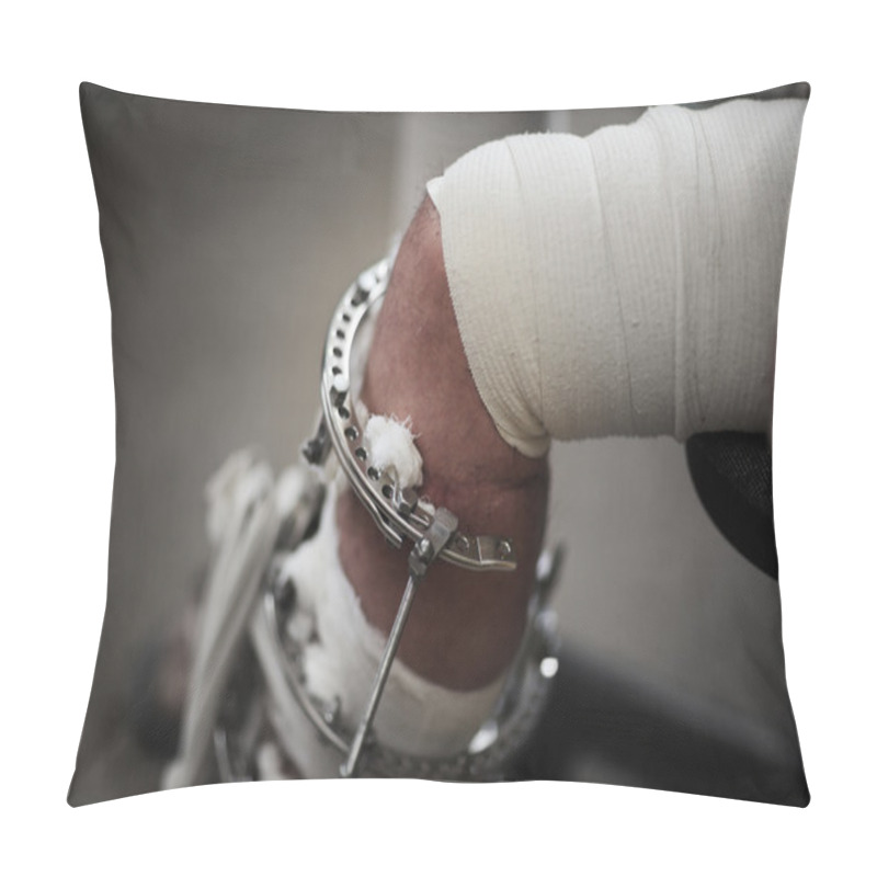 Personality  Broken Leg Pillow Covers