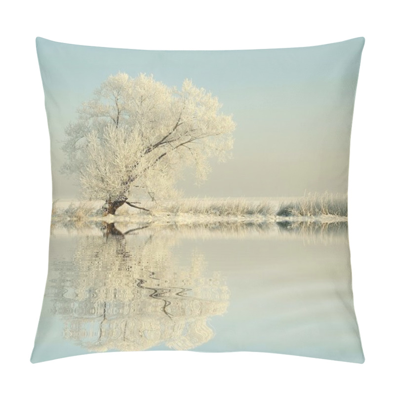 Personality  Winter Tree Covered With Frost Pillow Covers