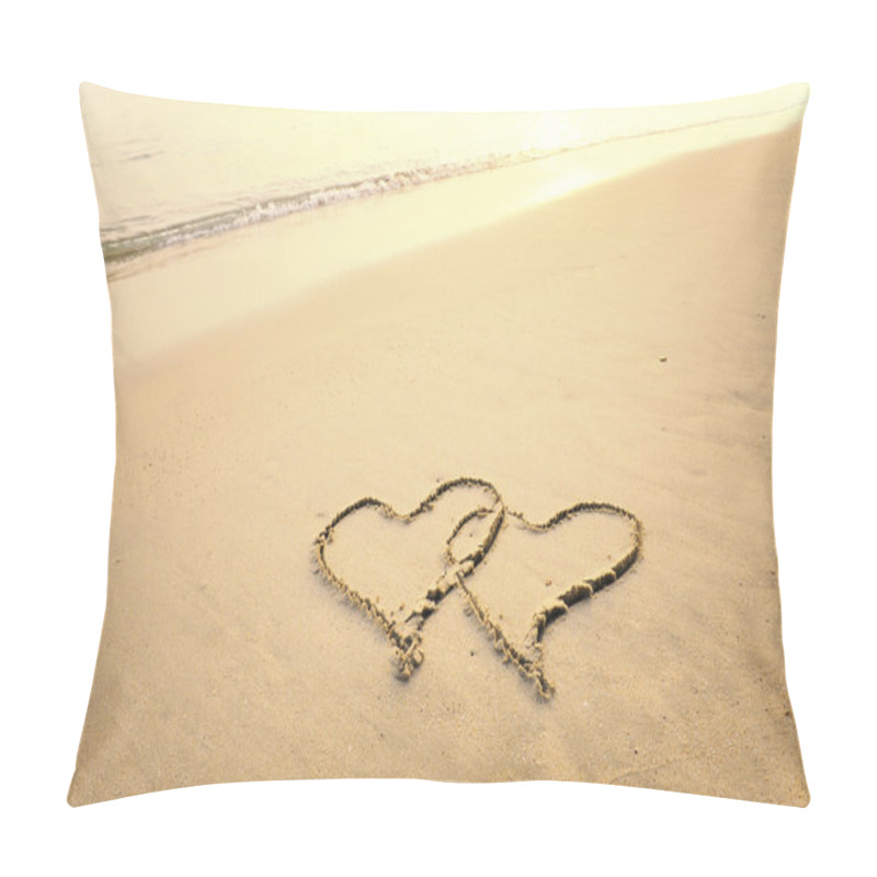 Personality  Two Hearts Drawn On The Sand Of A Beach Pillow Covers