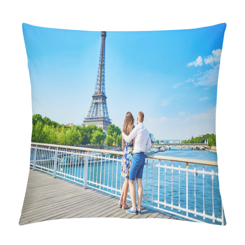 Personality  Young Romantic Couple Having A Date In Paris Pillow Covers