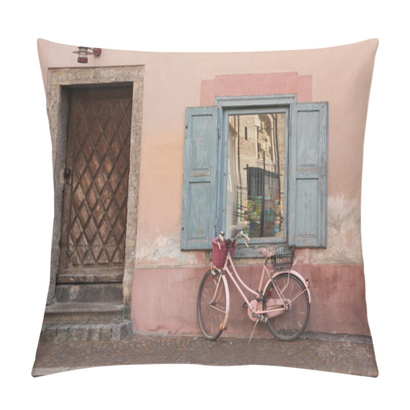 Personality  House Front With Aged Nostalgic Bike Pillow Covers