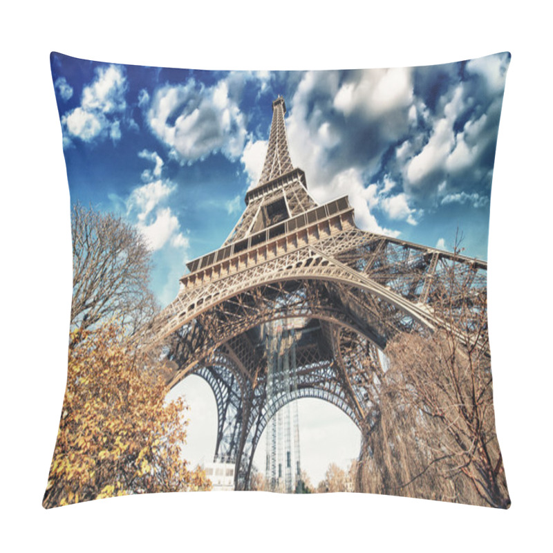 Personality  Wonderful Street View Of Eiffel Tower And Winter Vegetation - Pa Pillow Covers