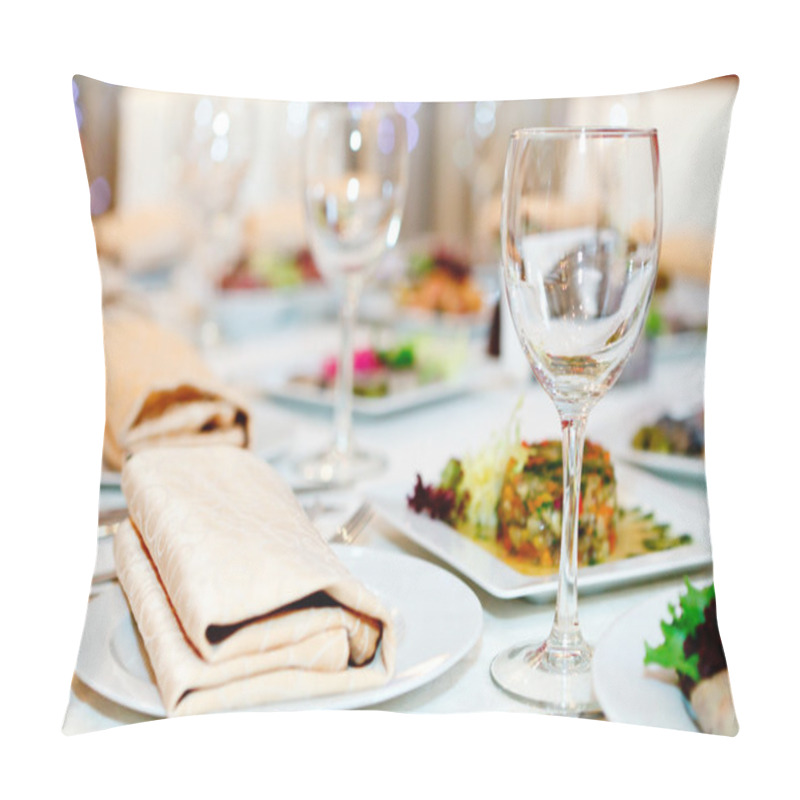 Personality  Served Table In Restaurant Pillow Covers