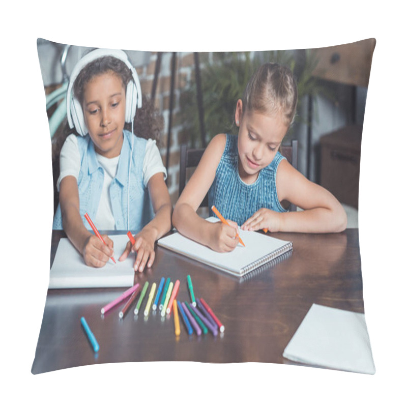 Personality  Multicultural Girls Drawing Pictures Pillow Covers