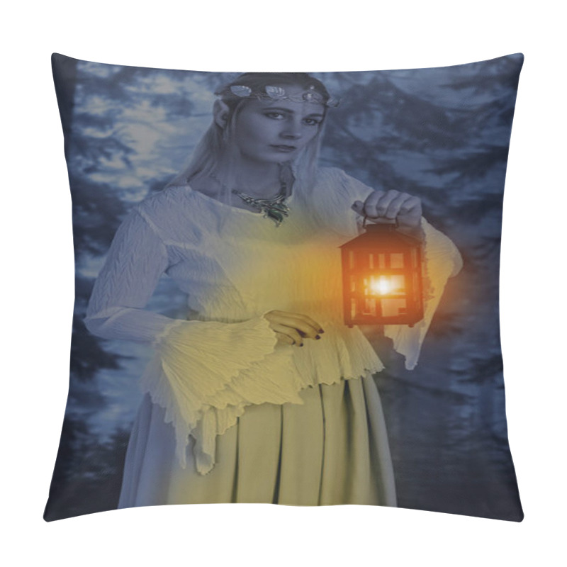 Personality  Portrait Female High Elf With Lantern At Night Pillow Covers