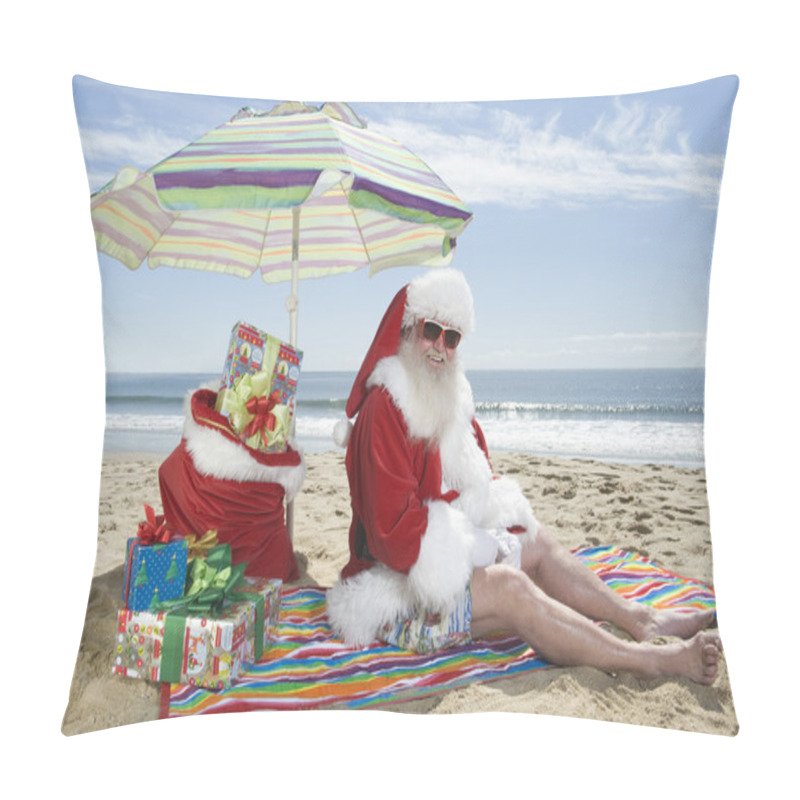 Personality  Santa Claus Sitting Under Parasol With Gifts On Beach Pillow Covers