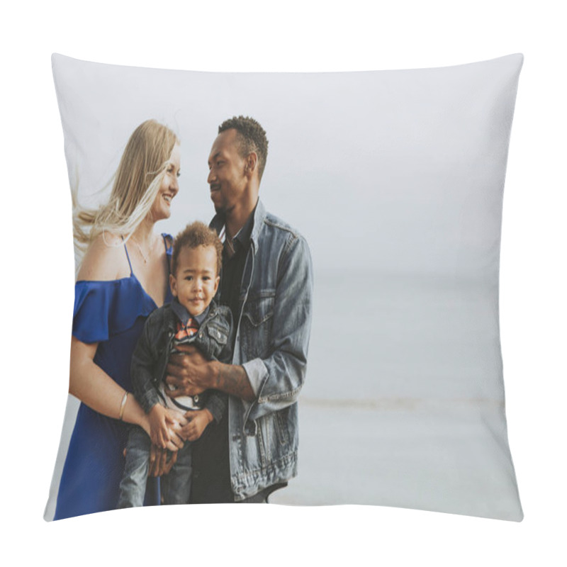 Personality  Happy Family At A Beach Pillow Covers