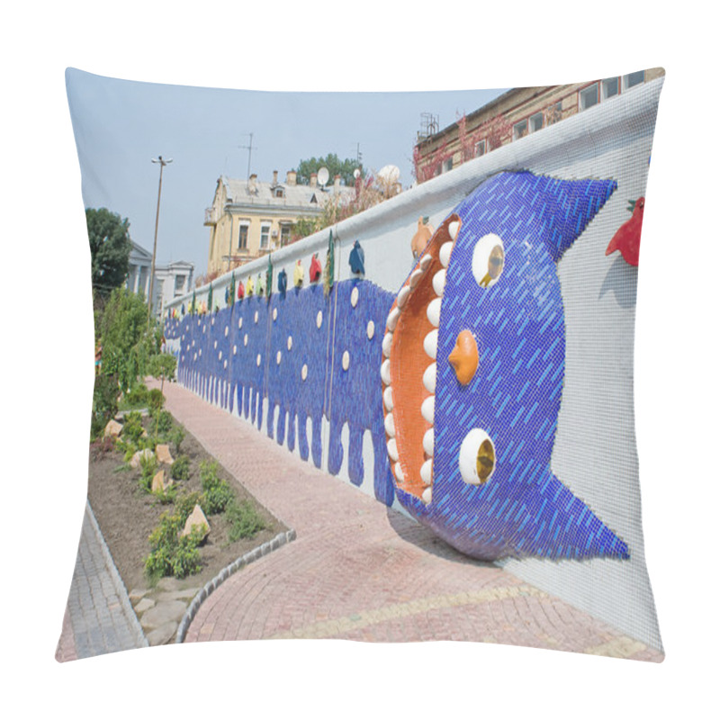 Personality  Sculptured Fence With Funny Long Cat Pillow Covers