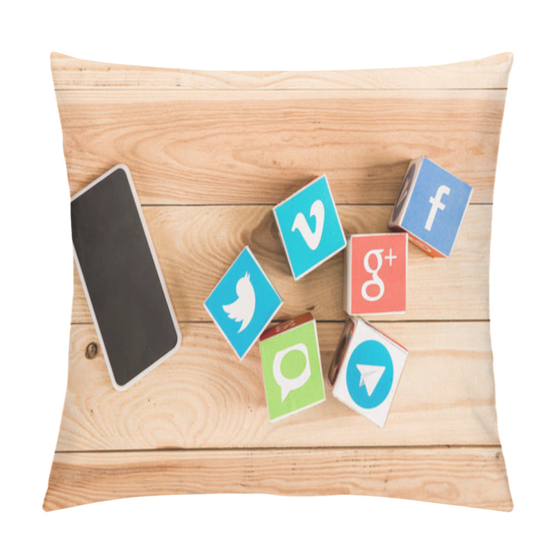 Personality  Top View Of Smartphone With Blank Screen And Website Icons On Wooden Background Pillow Covers