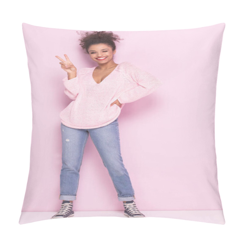 Personality  Happy Afro Girl With Amazing Smile Posing On Pink Background. Pillow Covers