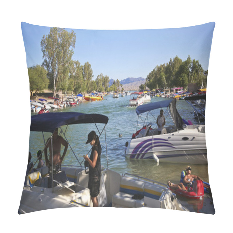 Personality  A Bridgewater Channel London Bridge Shot, Lake Havasu City Pillow Covers