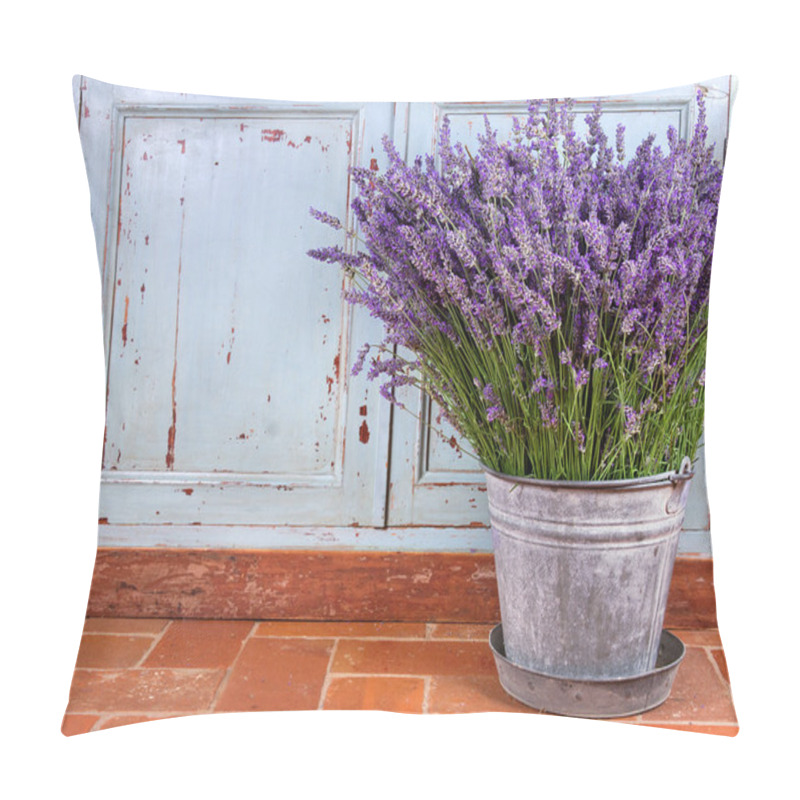 Personality  Bouquet Of Lavender In A Rustic Setting Pillow Covers