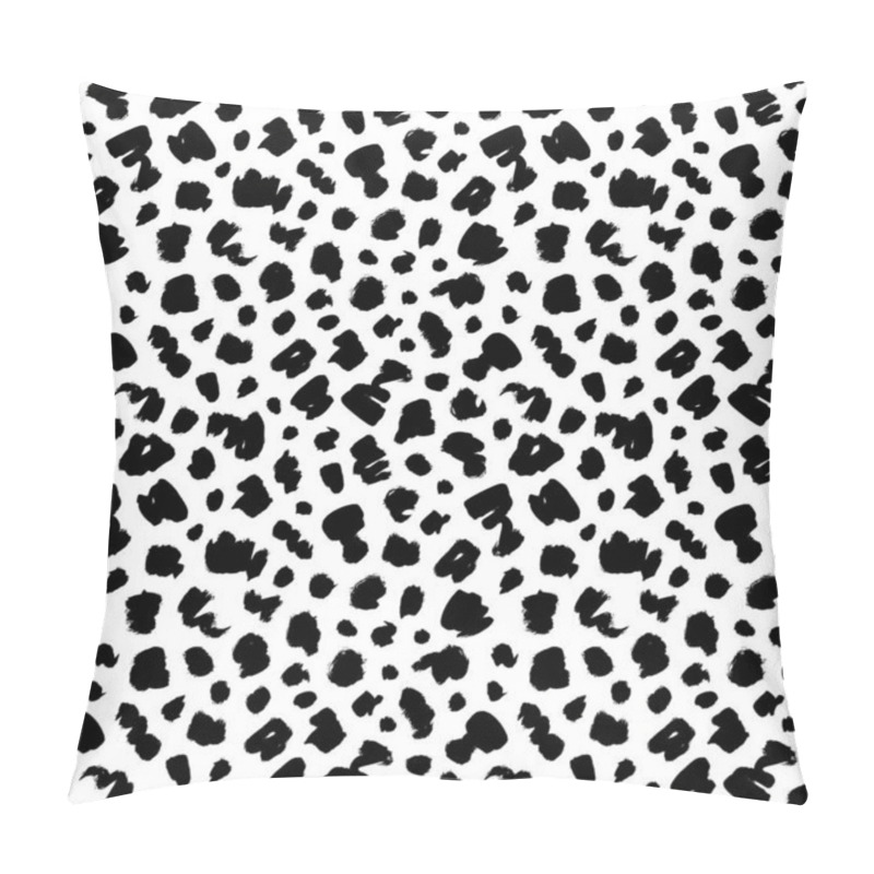 Personality  Polka Dot Grunge Seamless Vector Pattern.  Pillow Covers