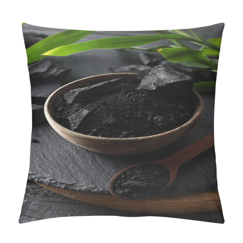 Personality  Natural Charcoal And Powdered Charcoal On Dark Wooden Background Pillow Covers