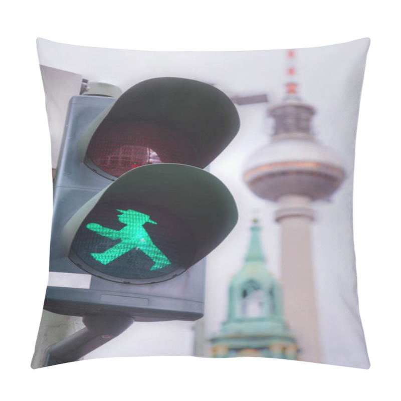 Personality  Green Walking Man (Ampelmann) In Berlin Pillow Covers