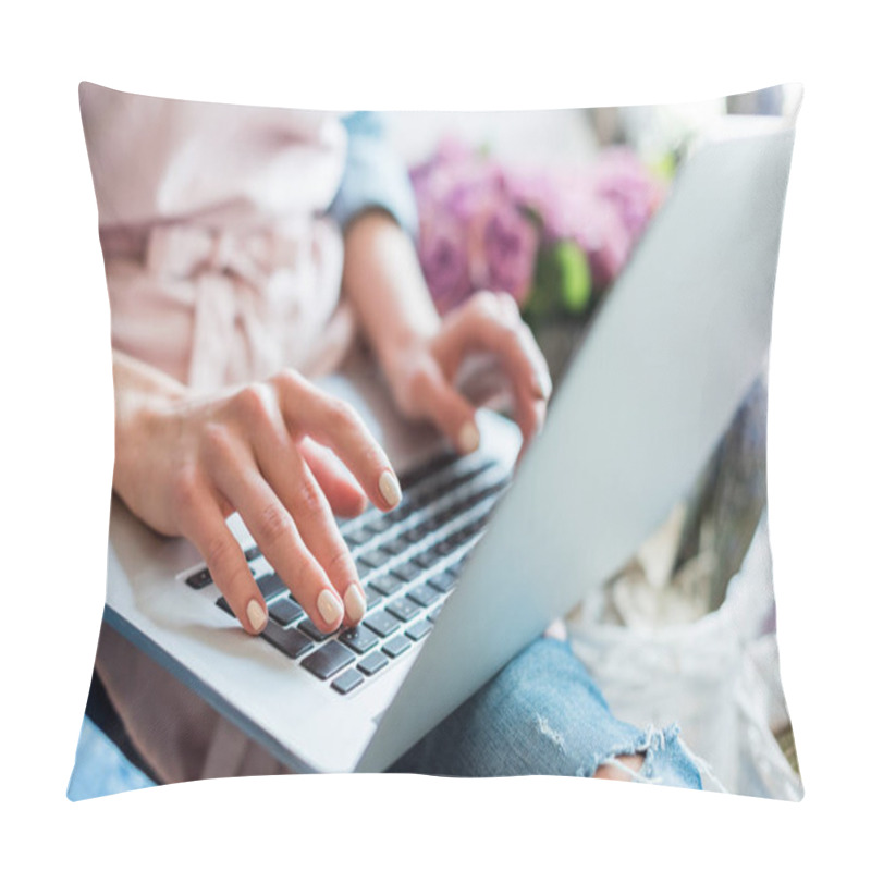 Personality  Florist Using Laptop Pillow Covers